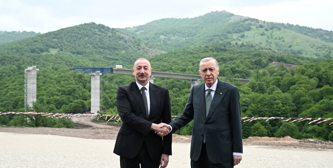Azərbaycan və Türkiyə prezidentləri Kəlbəcər-Laçın avtomobil yolunda görülən tikinti işləri ilə tanış olublar